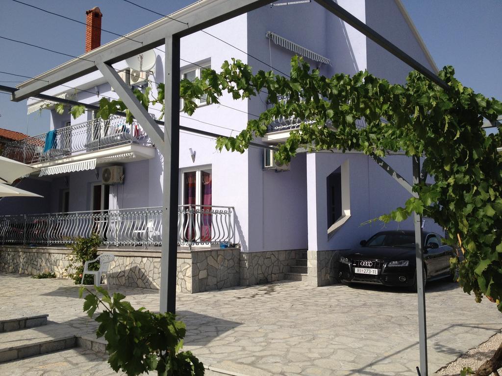 Apartments Jerine Tribunj  Exterior photo