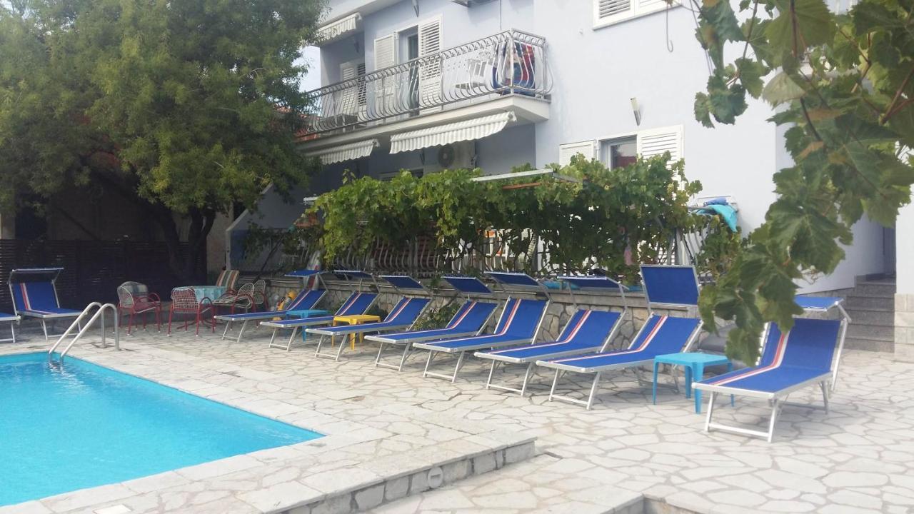 Apartments Jerine Tribunj  Exterior photo